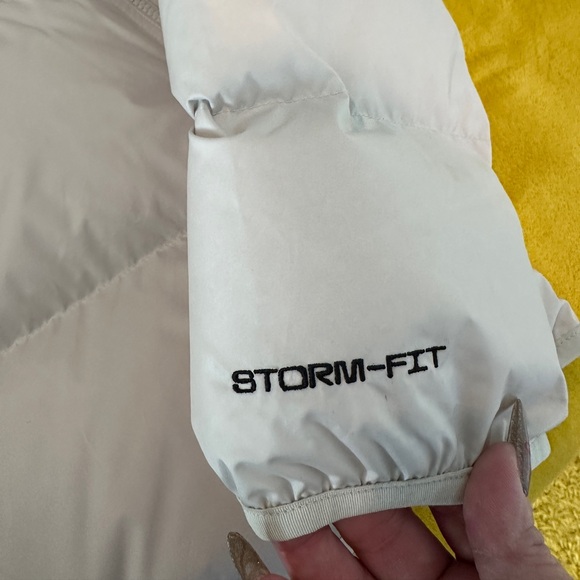 Nike StormFit Wind Runner Jacket - Picture 4 of 8